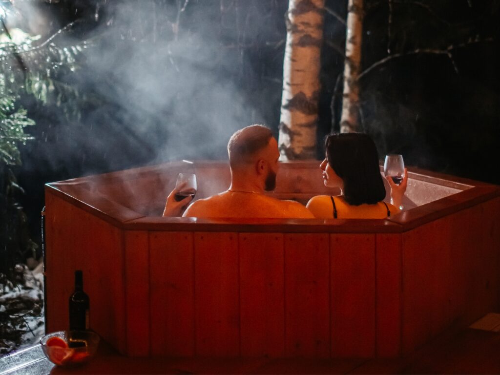 Магия леса и звёзд: уикенд в глемпинге Филин